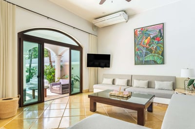 Luxury Villa Photo #44