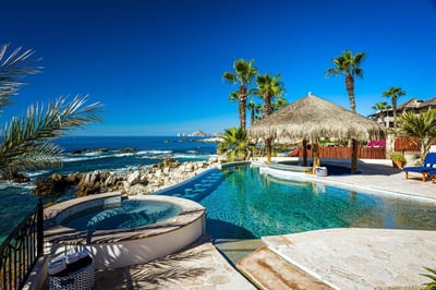Luxury Villa Photo #17