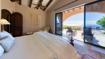 Luxury Villa Photo #37