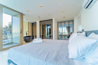 Luxury Villa Photo #45