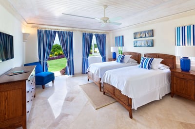 Luxury Villa Photo #13