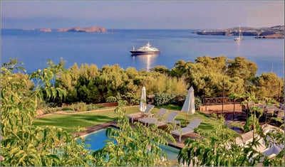 Luxury Villa Photo #15