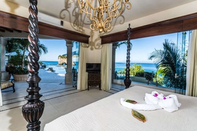 Luxury Villa Photo #20