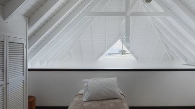 Bedroom 2: On the Mezzanine. Single bed, air conditioning. Adjoining bathroom, rain shower, toilets,