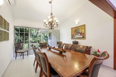 Luxury Villa Photo #22