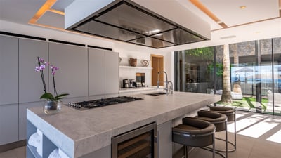 Luxury Villa Photo #37