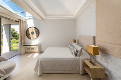 Luxury Villa Photo #28