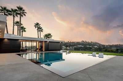 Luxury Villa Photo #6