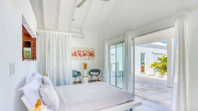 Luxury Villa Photo #38