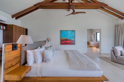 Luxury Villa Photo #36