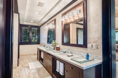 Luxury Villa Photo #29