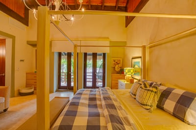 Luxury Villa Photo #34