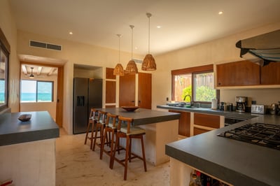 Luxury Villa Photo #12