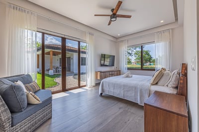 Luxury Villa Photo #33
