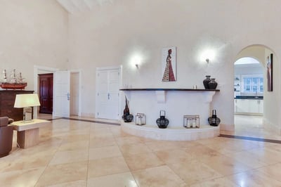 Luxury Villa Photo #14
