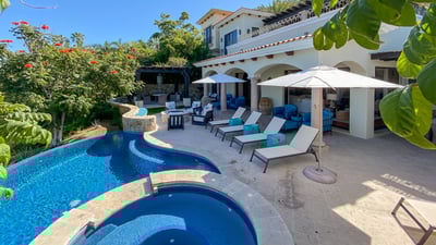 Luxury Villa Photo #2