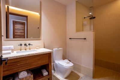 Luxury Villa Photo #18