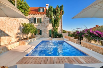 Luxury Villa Photo #2