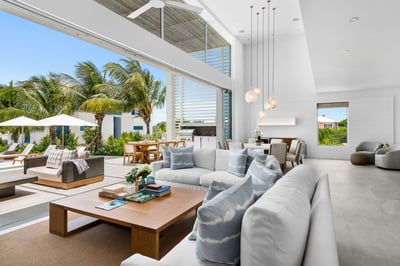 Luxury Villa Photo #9