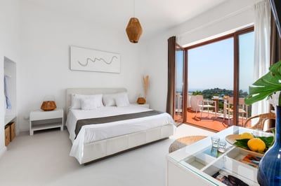 Luxury Villa Photo #22