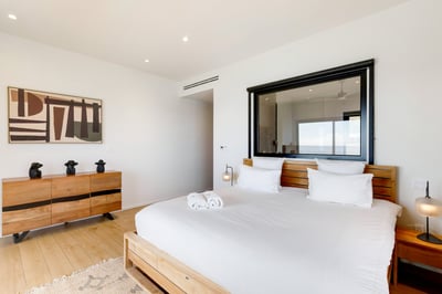 Luxury Villa Photo #36