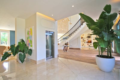 Luxury Villa Photo #17