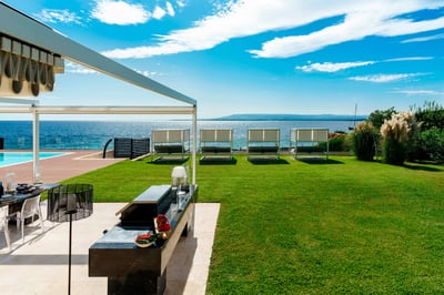 Luxury Villa Photo #11