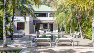 Luxury Villa Photo #14