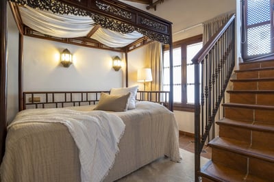 Luxury Villa Photo #18