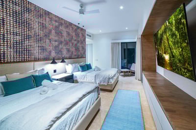 Luxury Villa Photo #25