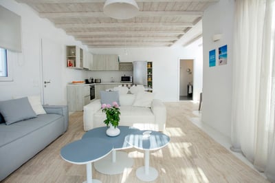Luxury Villa Photo #18