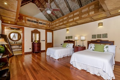 Luxury Villa Photo #46