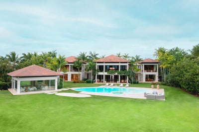 Luxury Villa Photo #6