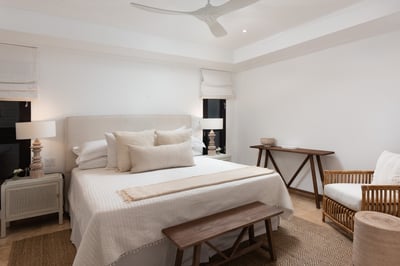 Luxury Villa Photo #19