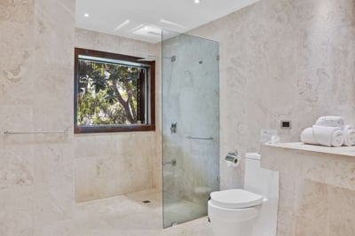 Luxury Villa Photo #50
