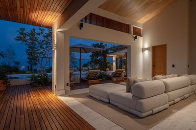Luxury Villa Photo #12