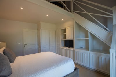 Luxury Villa Photo #30