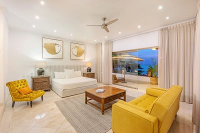Luxury Villa Photo #44