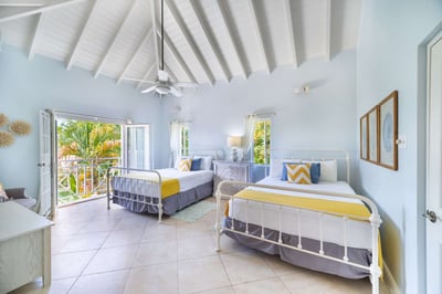 Luxury Villa Photo #22