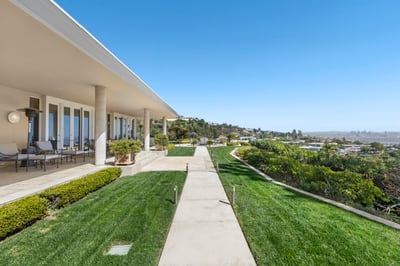 Luxury Villa Photo #6