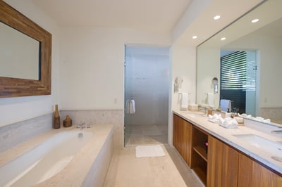 Luxury Villa Photo #31