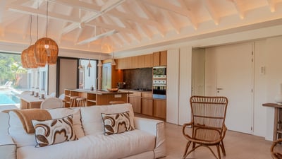 Luxury Villa Photo #25