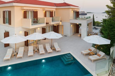 Luxury Villa Photo #14