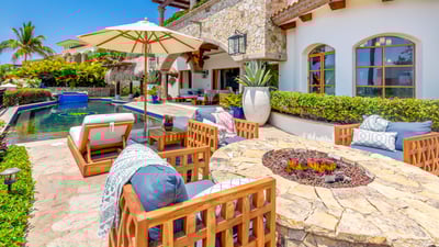 Luxury Villa Photo #4