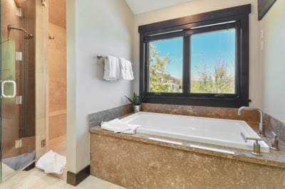 Luxury Villa Photo #37