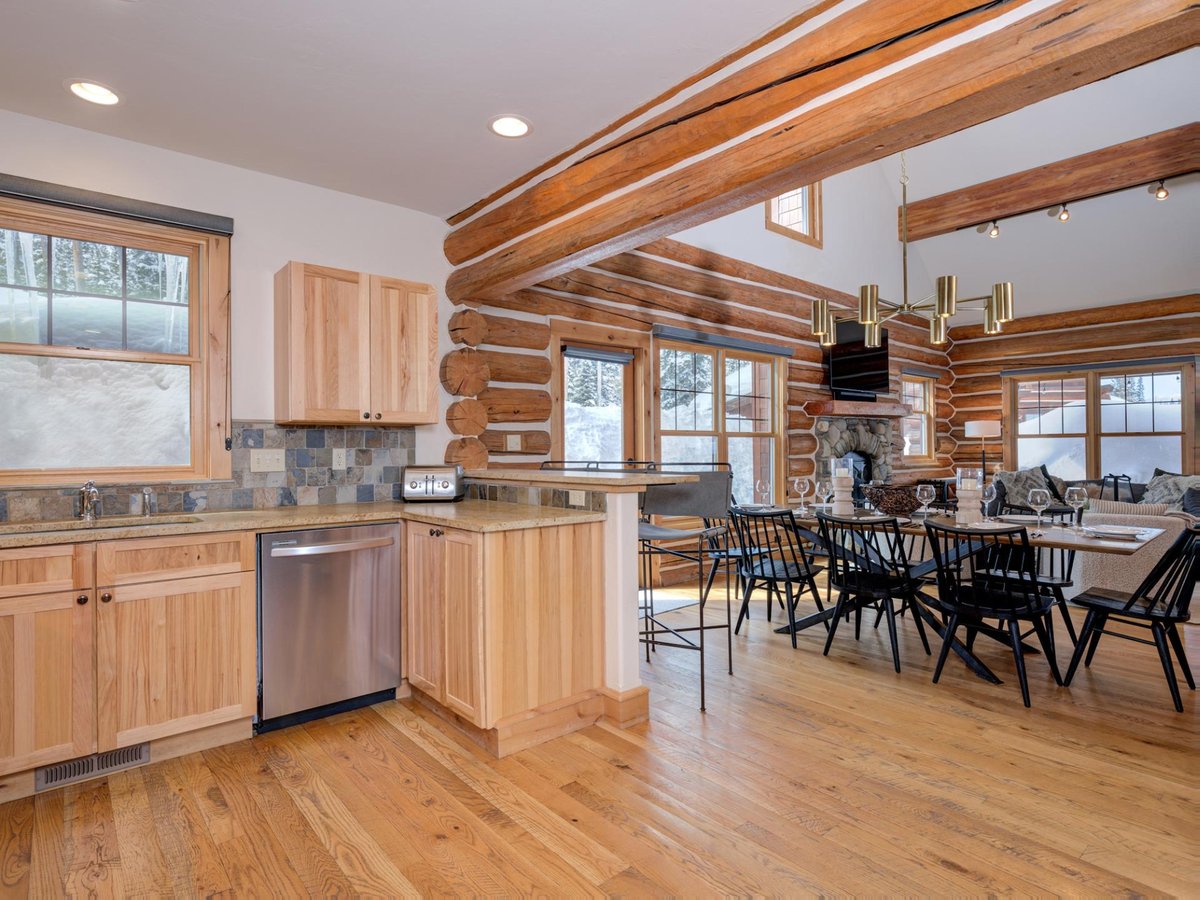 Powder Ridge Cabin | 6 Rose Bud