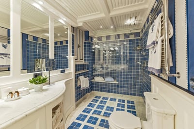 Luxury Villa Photo #26