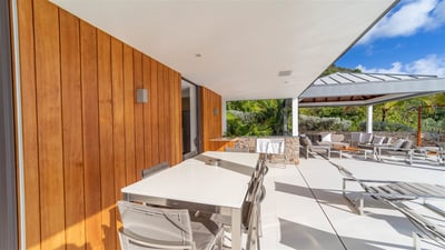 Kitchen & Dining Area