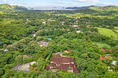 Luxury Villa Photo #3