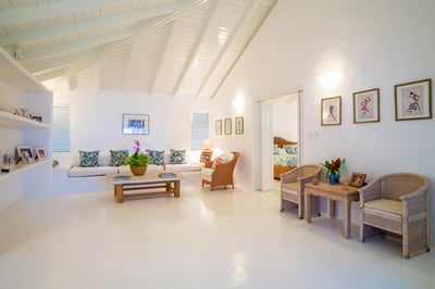 Luxury Villa Photo #23